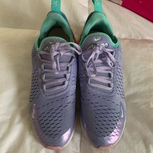 Nike 270s size 6 youth